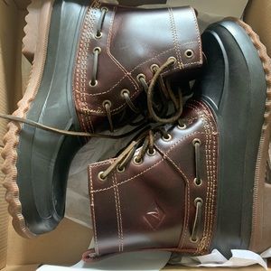 Stylish Sperry  High top decoy boot